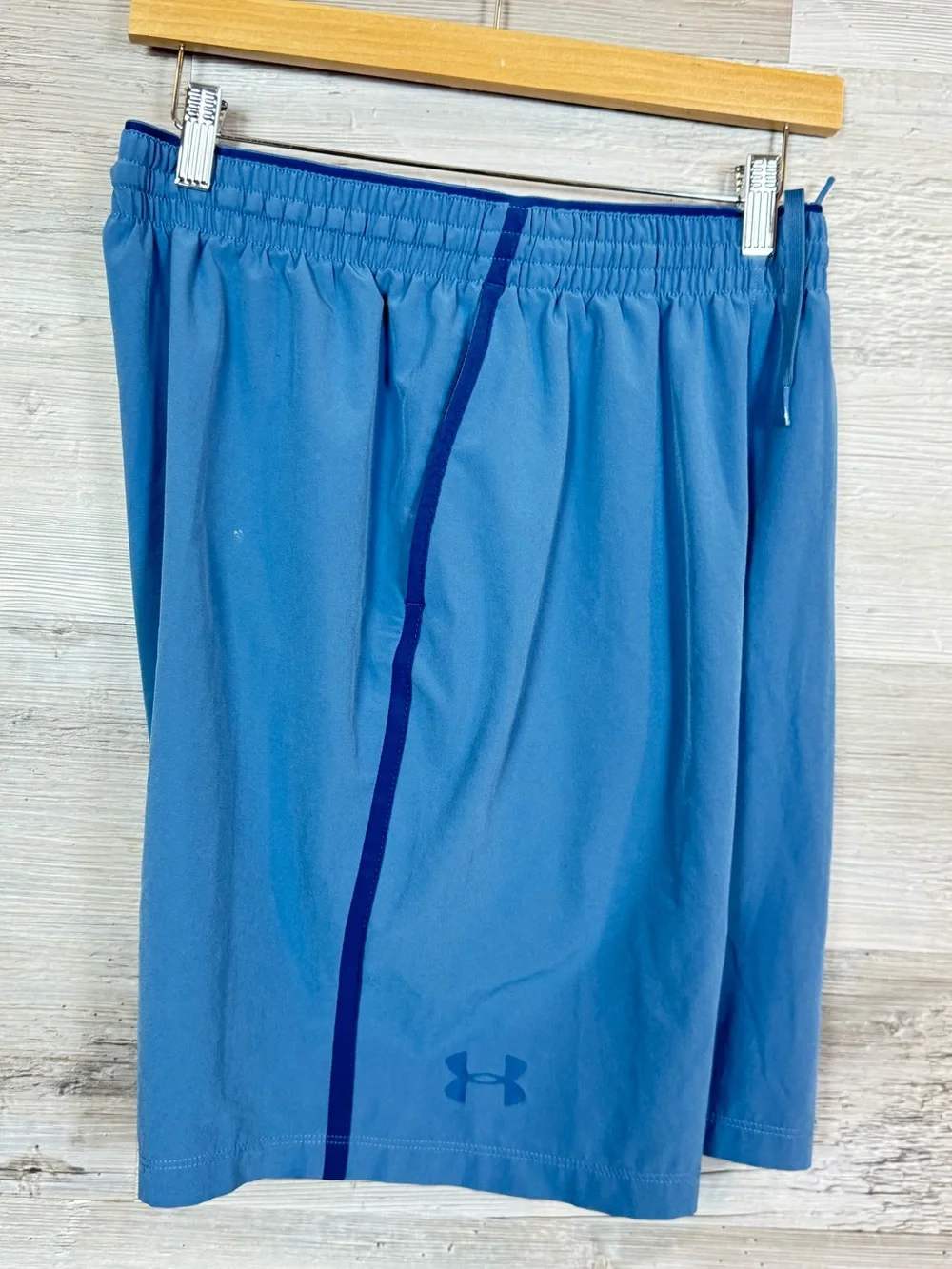 Under Armour HeatGear Blue Athletic Shorts Mens Medium Drawstring Running Gym